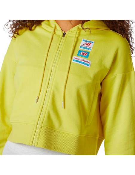 NEW BALANCE CHAQUETA ESSENTIALS FIELD DAY AMARILLO MUJER NEW BALANCE CHAQUETA ESSENTIALS FIELD DAY AMARILLO MUJER