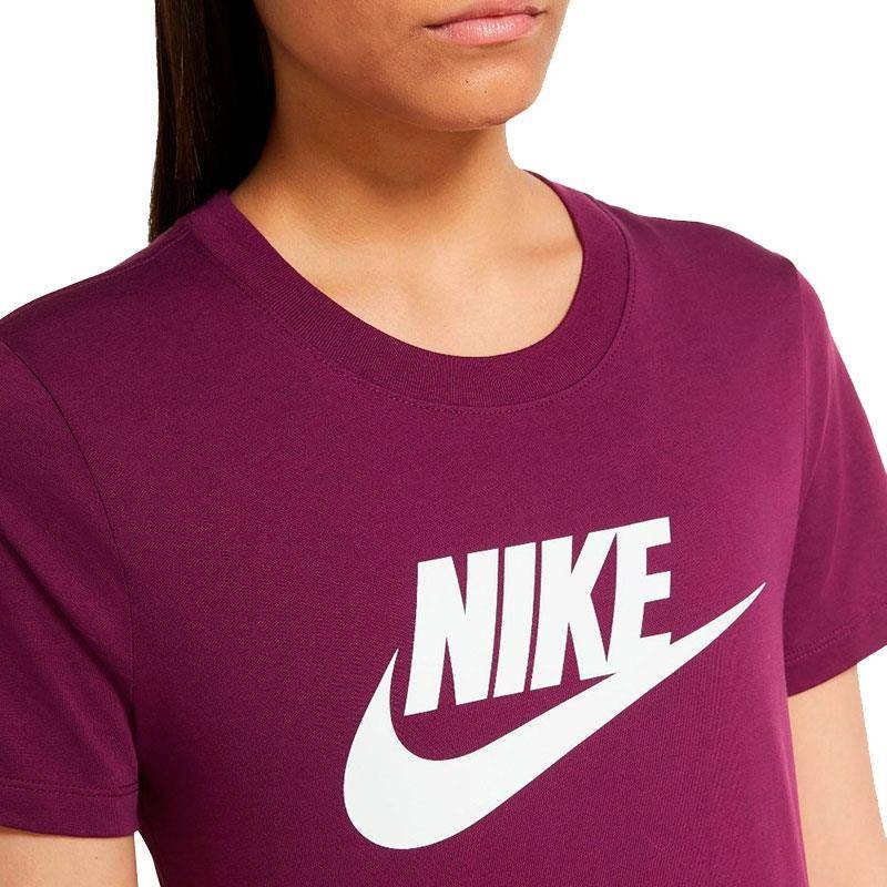 Nike Camiseta Essential Granate para Mujer | Totalsport.es Genero MUJER Deporte Lifestyle TEXTIL M Color Rojo