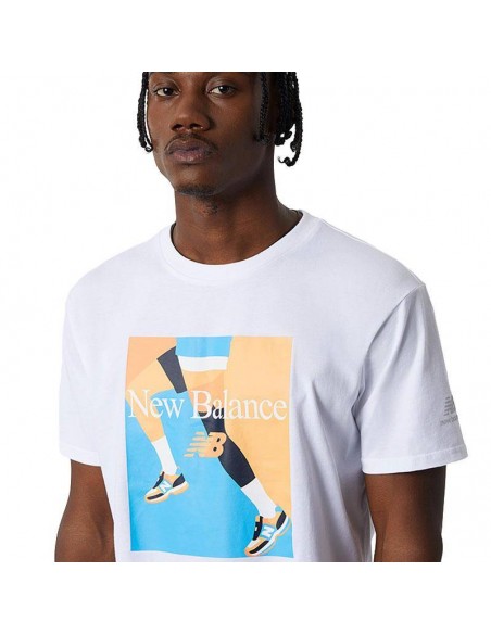 NEW BALANCE CAMISETA ESSENTIALS CELEBRATE RUN BLANCO HOMBRE NEW BALANCE CAMISETA ESSENTIALS CELEBRATE RUN BLANCO HOMBRE