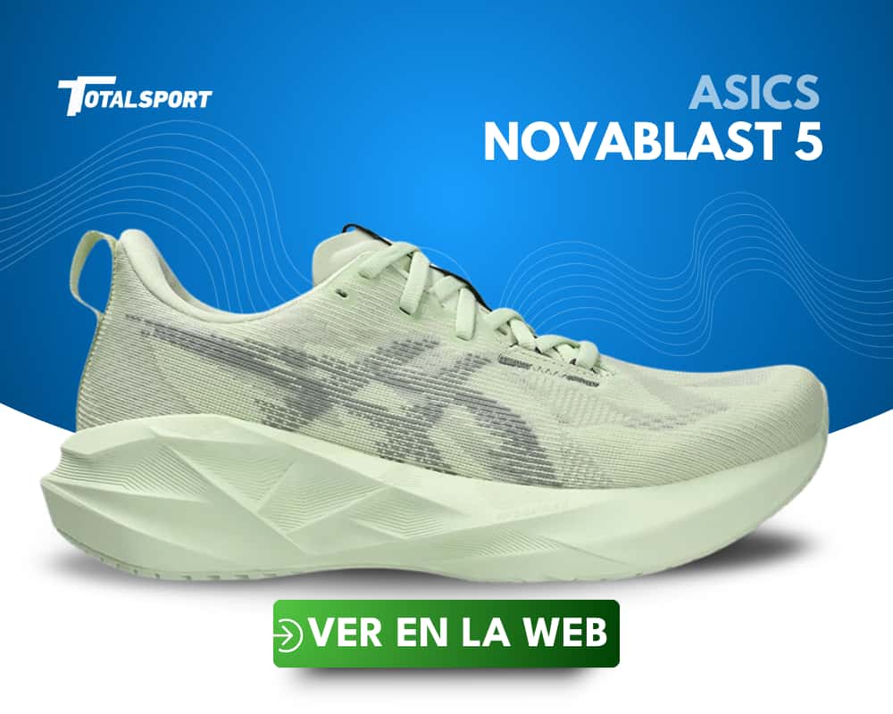 Lateral de la zapatillas Asics Novablast 5 para mujer, color Whisper Green/Monument Blue disponible en la web.