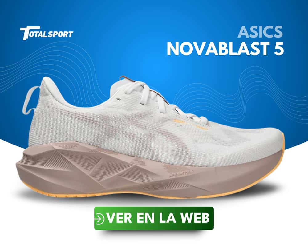 Lateral de la zapatilla Asics Novablast 5 para mujer, color White/Fawn disponible en la web.
