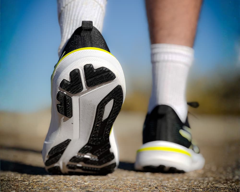 Suela de una de las mejores zapatillas running para pronadores.